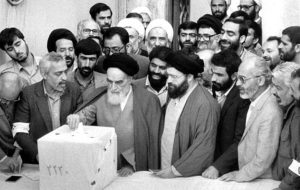 امام خمینی و انتخابات / مبارزه انتخاباتی، بدگویی و کارشکنی نیست